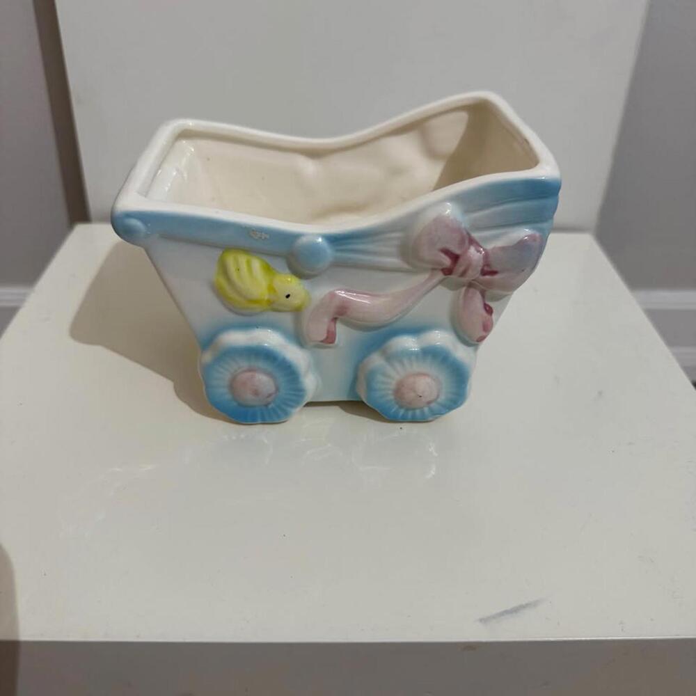 Vintage GW Giftware 1950's Ceramic Baby‎ Carriage Planter